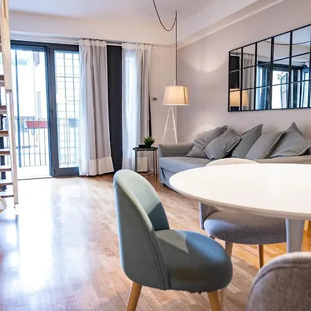 Trilocale Zona Farini/isola Apartment
